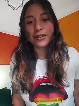 LauVerse online show from July 27, 4:37 pm