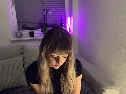 LaraaMaxx online show from July 27, 9:01 pm