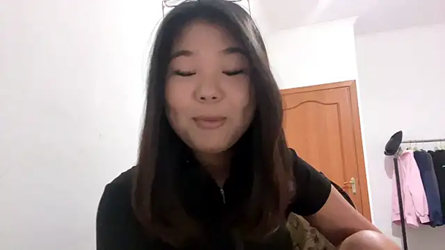 JohannaMickiewicz online show from July 30, 1:12 pm