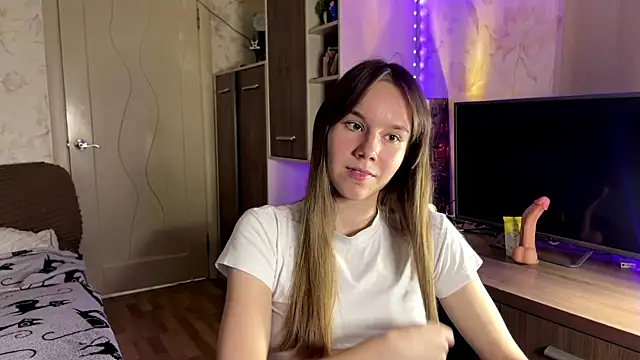 Rina Right online show from August 5, 11:00 pm