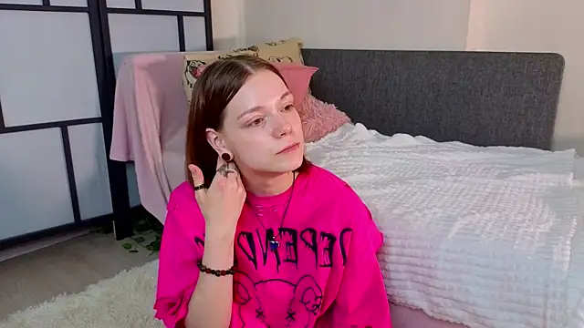 YaelHoughtling online show from July 28, 2:13 pm