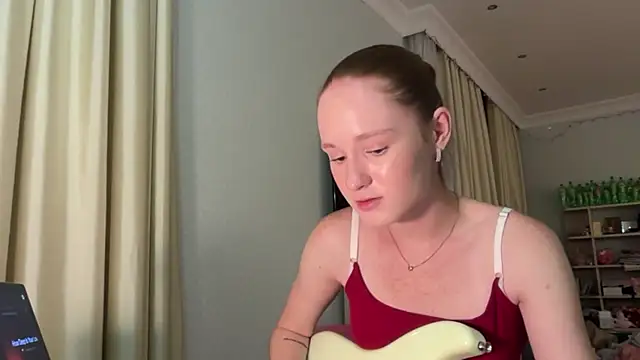 redgirl8642 online show from July 28, 7:39 pm