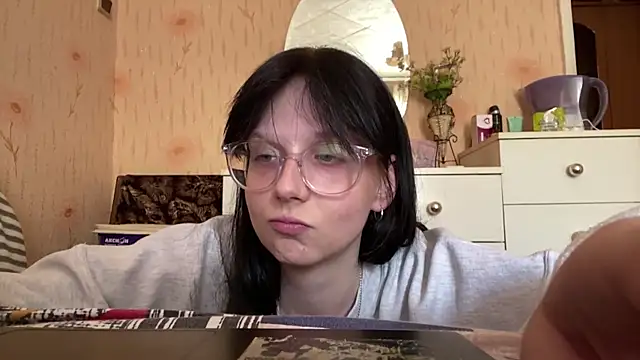 HeatherMiley online show from July 27, 9:06 am