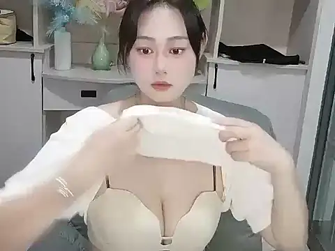 XIAxia00001 online show from July 25, 1:29 pm