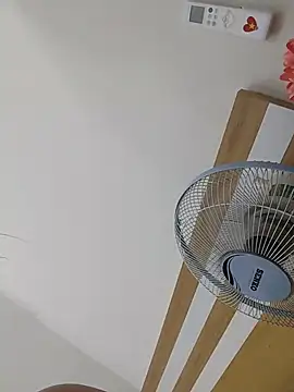 KimEng  online show from July 26, 1:19 pm