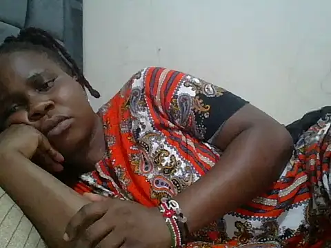 yummyychocolate  online show from July 24, 10:24 am