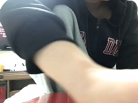 hypekittyboy online show from July 28, 6:20 pm