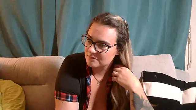 Nicky lucyXO online show from July 26, 9:33 pm