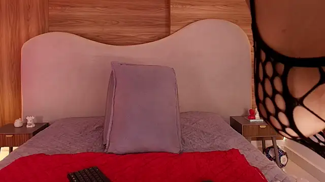 madi stanf online show from July 24, 12:47 pm