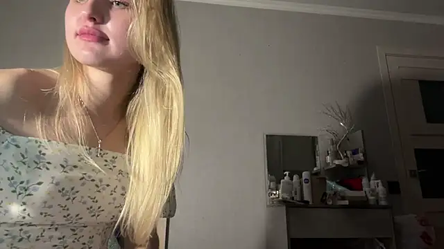 CatrinaRingquist online show from July 28, 7:39 pm