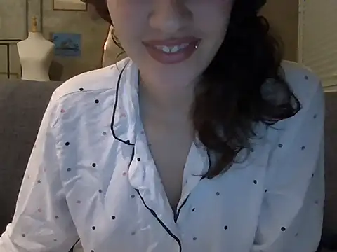 lauranja online show from August 7, 1:23 am