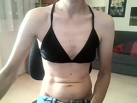 YeahsGirl online show from July 29, 7:52 am