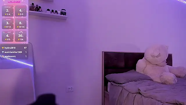 EmilyGlowing online show from July 29, 9:04 pm