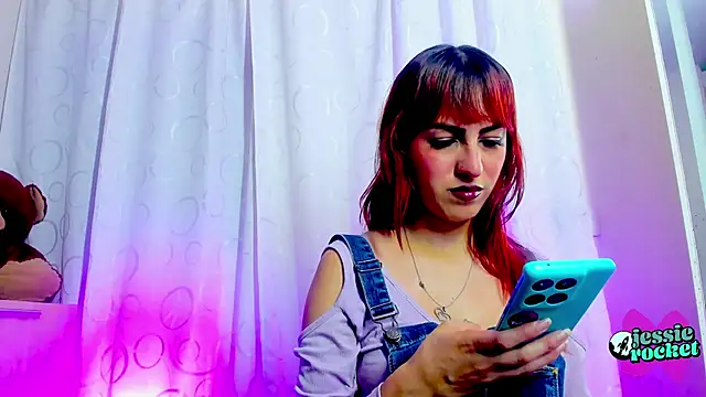 jessierocketx online show from April 29, 8:58 pm