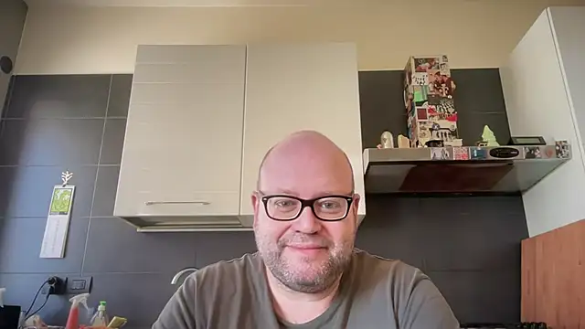 theitalianbear online show from May 3, 9:56 am