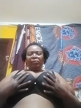 whewolfqueen online show from August 3, 1:42 am