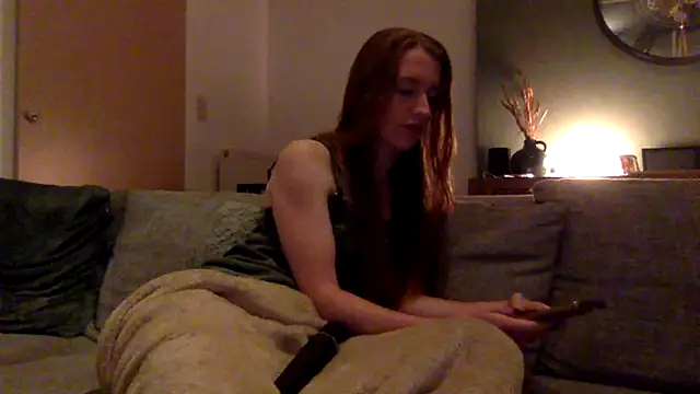 itsyourqueen online show from August 6, 9:33 pm
