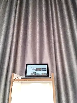 Camile Olives online show from July 31, 7:15 pm
