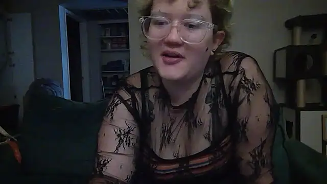 TreatLucky online show from August 3, 5:07 pm