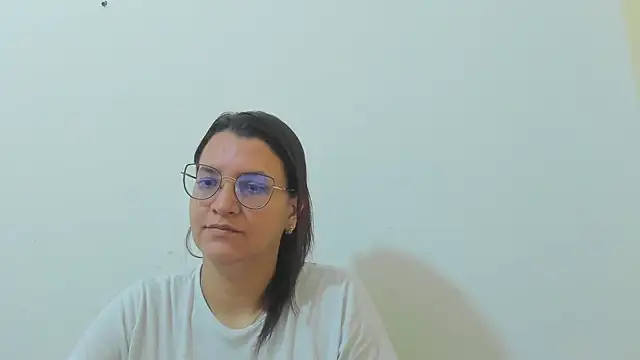 Snapshot of MARILYN_GARCIA chatting on October 10, 12:43 pm MARILYN GARCIA online show from October 10, 12:43 pm