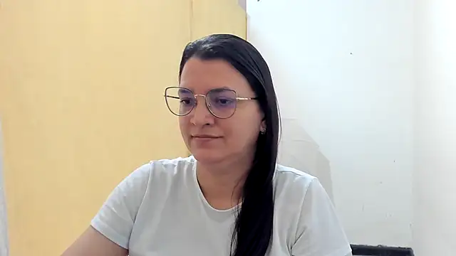 Snapshot of MARILYN_GARCIA chatting on October 15, 1:25 pm MARILYN GARCIA online show from October 15, 1:25 pm