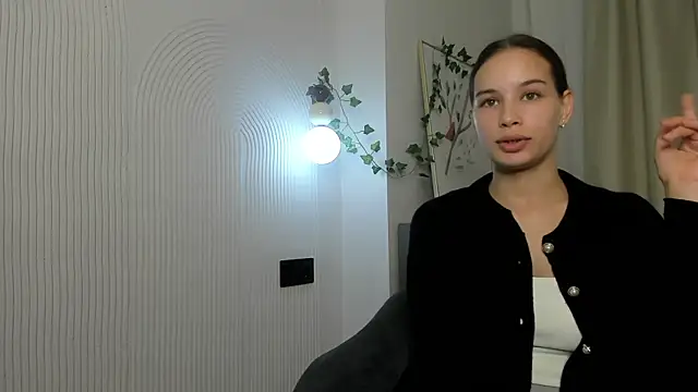 MedaRiesenweber online show from August 7, 3:41 pm
