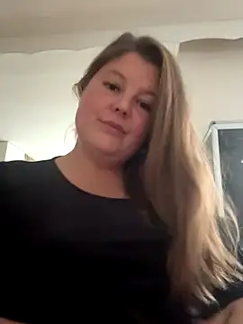 Snapshot of BootyLola chatting on November 1, 10:41 am BootyLola online show from November 1, 10:41 am