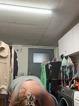 Snapshot of BootyLola chatting on October 22, 7:57 am BootyLola online show from October 22, 7:57 am