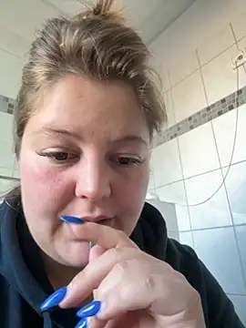 Snapshot of BootyLola chatting on September 19, 8:02 am BootyLola online show from September 19, 8:02 am