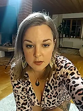 SwedishJennifer online show from November 18, 3:35 pm