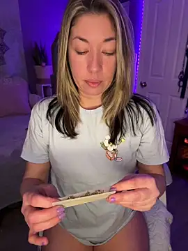  NinaLuvSins  online show from February 17, 8:35 am