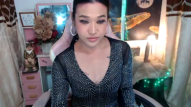 MERRYmeMARIAts online show from October 20, 3:48 pm