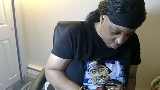 Sexymona1218 online show from April 1, 7:31 am