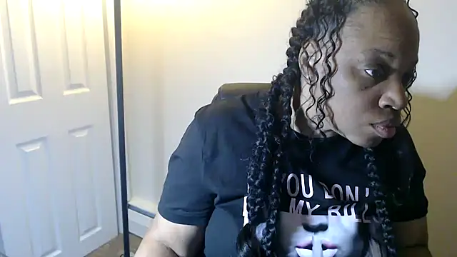 Sexymona1218 online show from May 4, 7:56 am