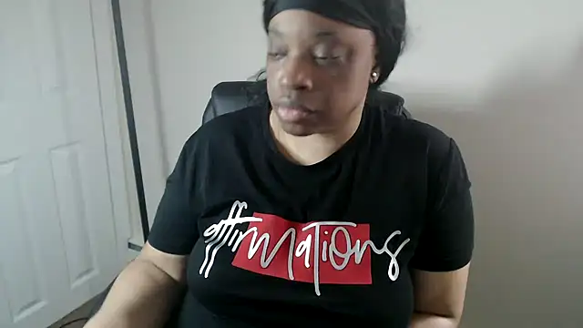 Sexymona1218 online show from May 28, 7:56 pm