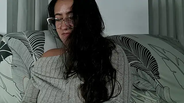 DeesseLuxure online show from April 18, 4:48 am