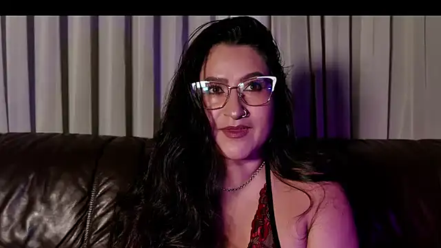 DeesseLuxure online show from August 3, 4:49 am