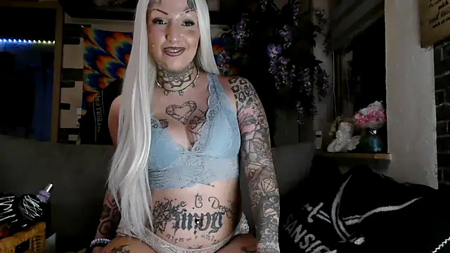 Snapshot of RoxxyInk chatting on September 13, 10:07 pm RoxxyInk online show from September 13, 10:07 pm