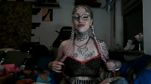 RoxxyInk online show from June 13, 1:03 am