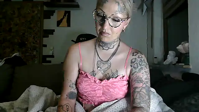 RoxxyInk online show from July 20, 2:58 am