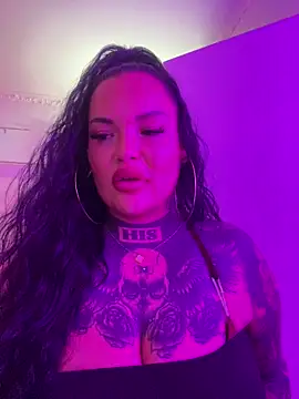 Snapshot of _MelinaCurves_ chatting on October 10, 9:20 pm  MelinaCurves  online show from October 10, 9:20 pm