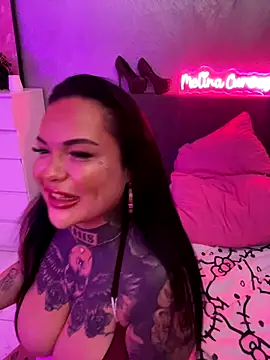 Snapshot of _MelinaCurves_ chatting on October 11, 9:28 pm  MelinaCurves  online show from October 11, 9:28 pm