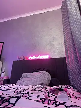 Snapshot of _MelinaCurves_ chatting on September 21, 9:02 pm  MelinaCurves  online show from September 21, 9:02 pm