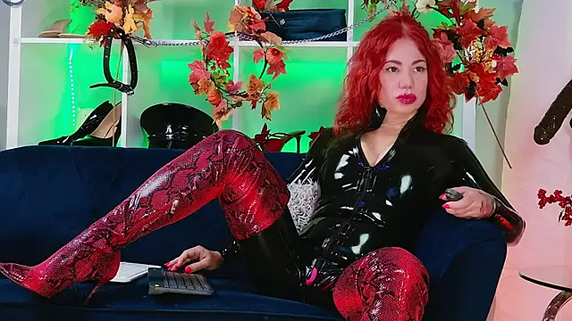 Ella  Kross online show from September 25, 4:11 am