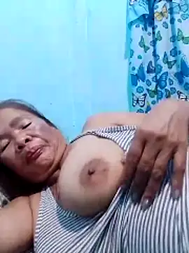 sexylizzy4u online show from December 13, 9:21 pm