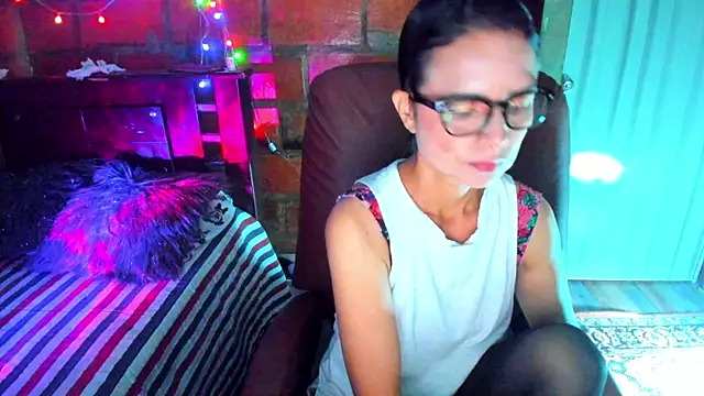 BrianaGarner online show from March 30, 6:57 am