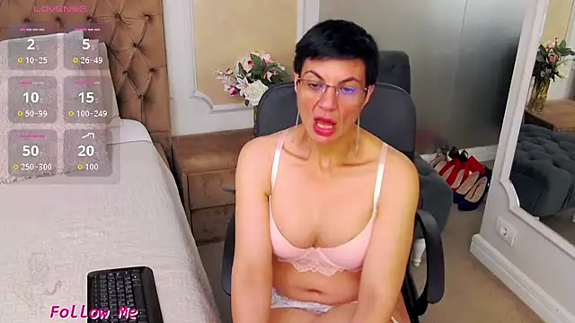 BustyPenellope online show from May 31, 3:34 am