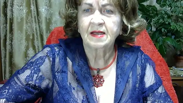 Emma52610 online show from March 4, 5:52 pm