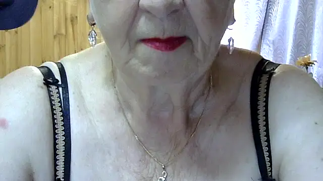 Emma52610 online show from September 9, 6:24 am