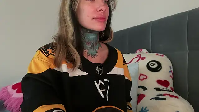 airgeadx online show from April 10, 2:34 pm